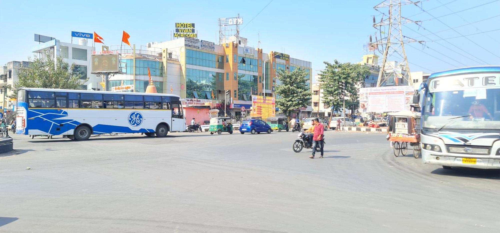 Hotel Vivan Vadodara Bagian luar foto